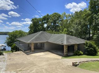 52 N Lakeshore Dr, Cherokee Village, AR 72529