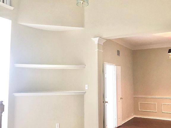 4th image of 1505 Falmouth Dr