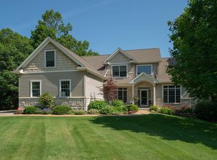 8742 Pine Island Ct, Mattawan, MI