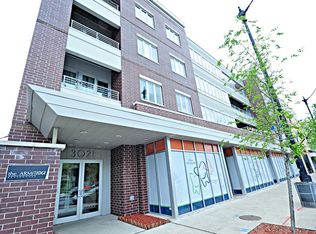 3021 W Armitage Ave #406, Chicago, IL 60614