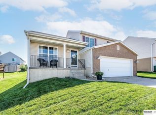 8753 Quest St, Omaha, NE 68122