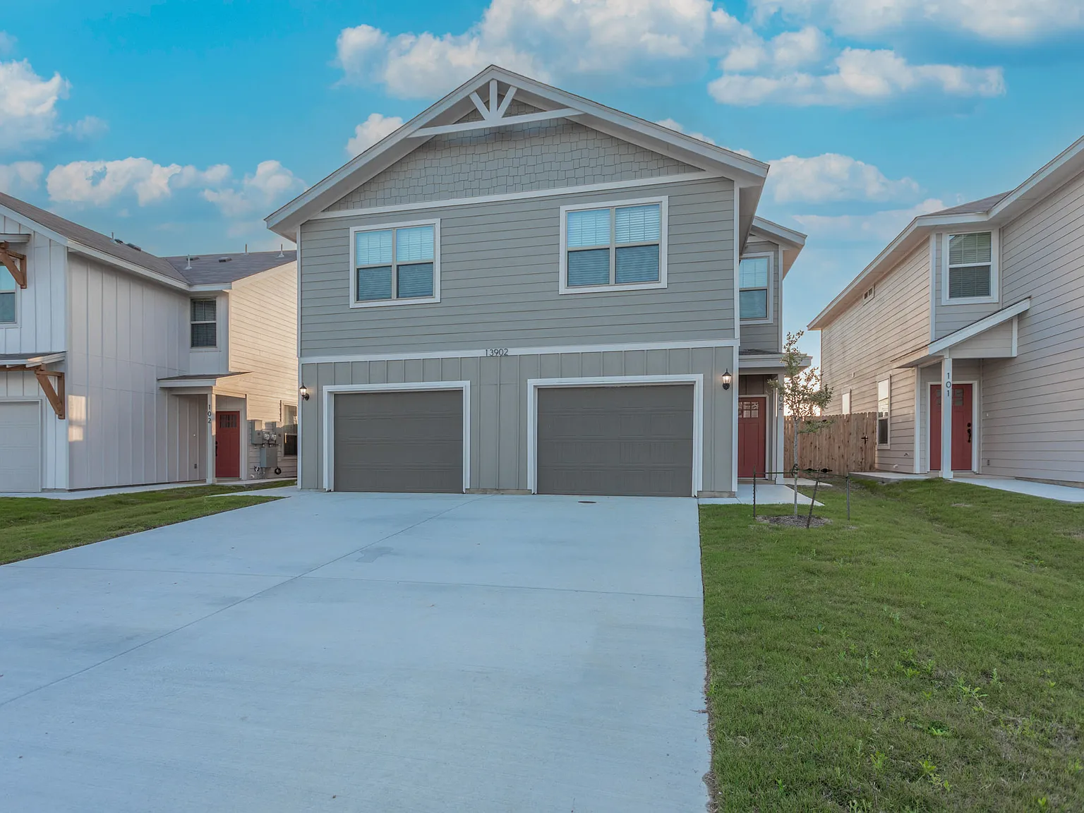 13902 Enzo Gate - 102 — Photo 1