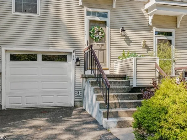 17 Rushmore Ln, Allamuchy Twp., NJ 07840