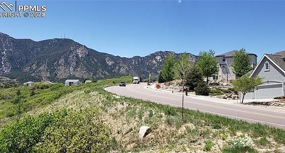 2nd image of 4815 Broadmoor Bluffs Dr