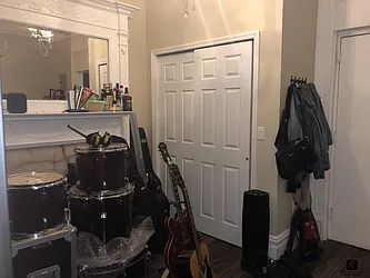 Rented by R New York