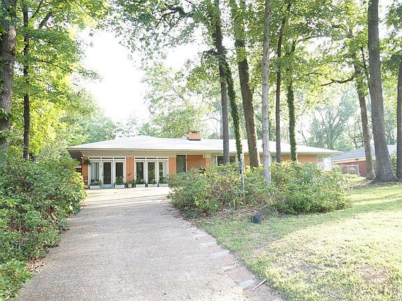 3rd image of 766 Livingston Ave