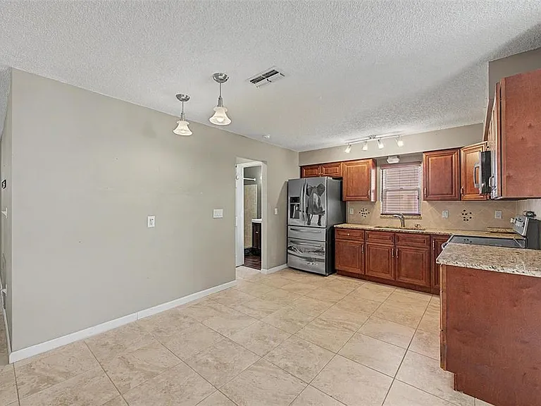 4212 Gray Squirrel Ln — Photo 7