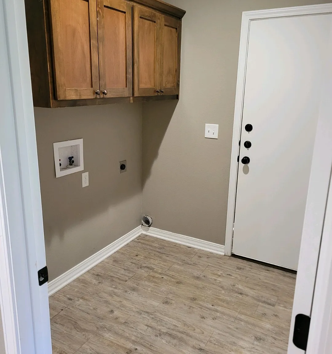 3 bed, 1400 sqft, $1,450 — Photo 2