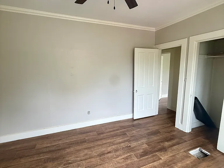 1225 W Lincoln Blvd — Photo 3