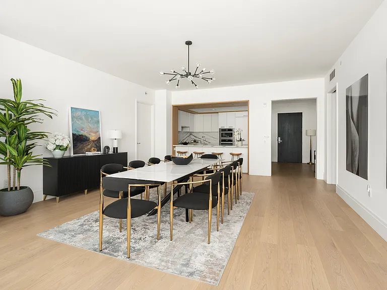 50 W 66th St #4E — Photo 2