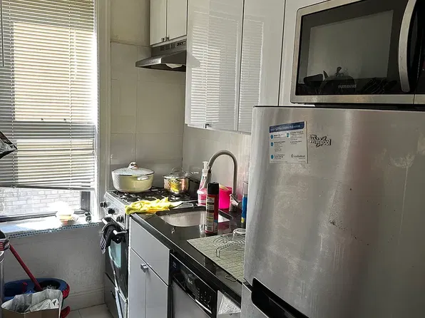 2840 34th St #4A, Astoria, NY 11103