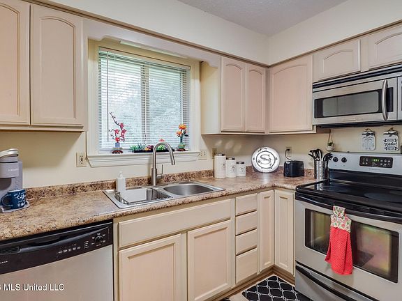 4th image of 5 Wilderness Run