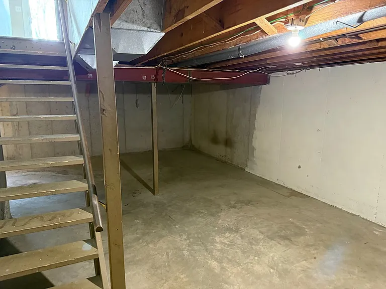 403 Hawthorne Court — Photo 12