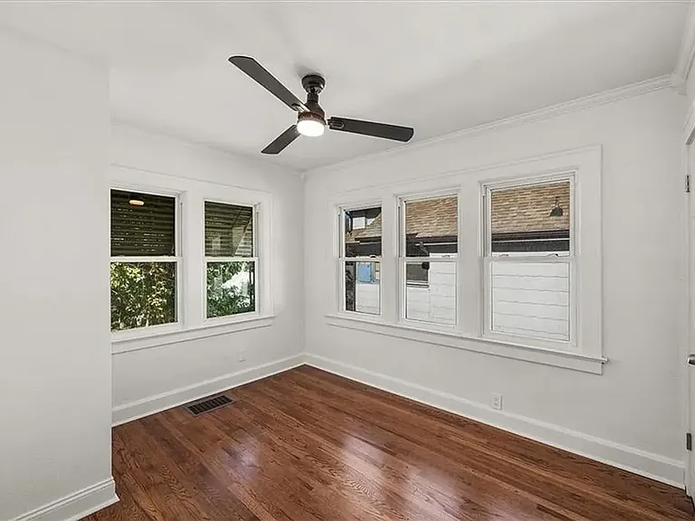 328 Norton Ave — Photo 7