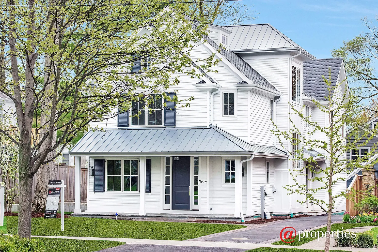 1432 Scott Ave photo 1
