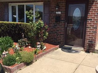 711 Red Lion Rd, Philadelphia, PA 19115