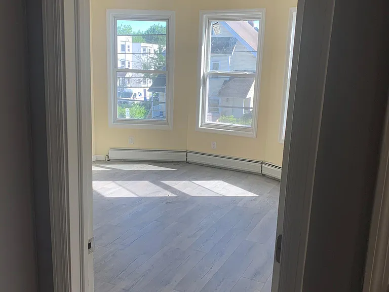 333 Mansion St — Photo 5