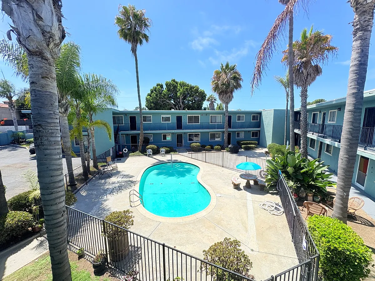 Property Photo - 328 S Weitzel St #2