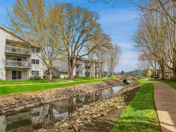 Knox Butte Apartments