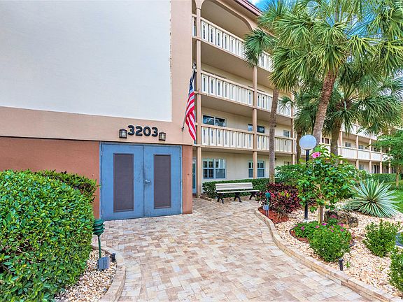 4th image of 3203 Portofino Pt APT K4