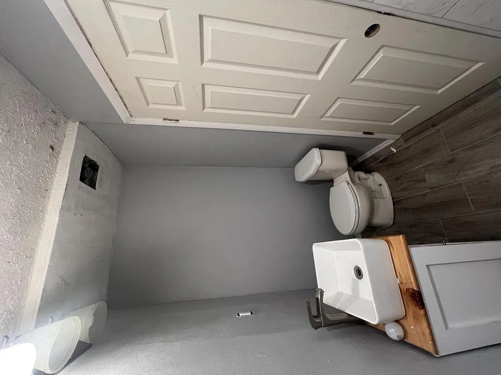 63 S Davis St — Photo 4