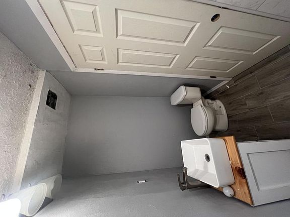 4th image of 63 S Davis St