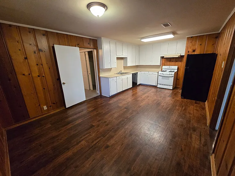 107 Helena St — Photo 9