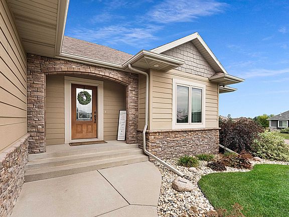 2nd image of 7401 S Chatworth Cir