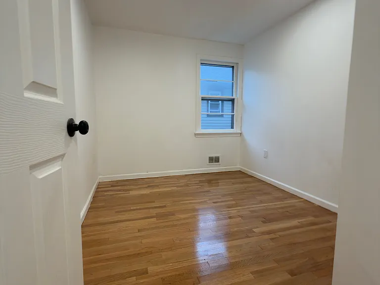 11 Albert Pl #1 — Photo 3