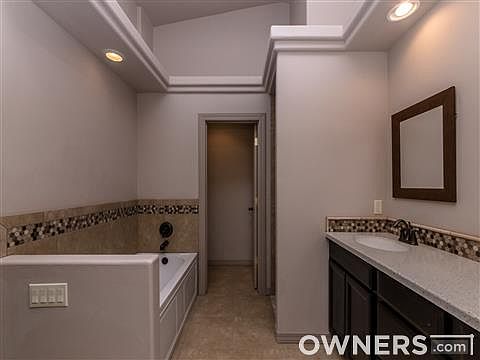3rd image of 400 Meadows Dr