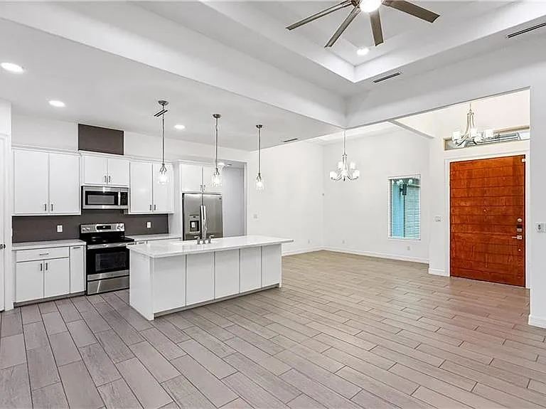 5106 Sebastian Dr — Photo 7