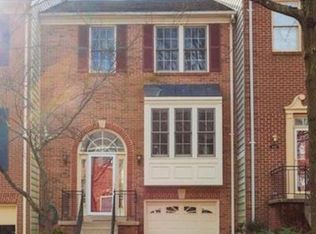 8039 Trevor Pl, Vienna, VA 22182