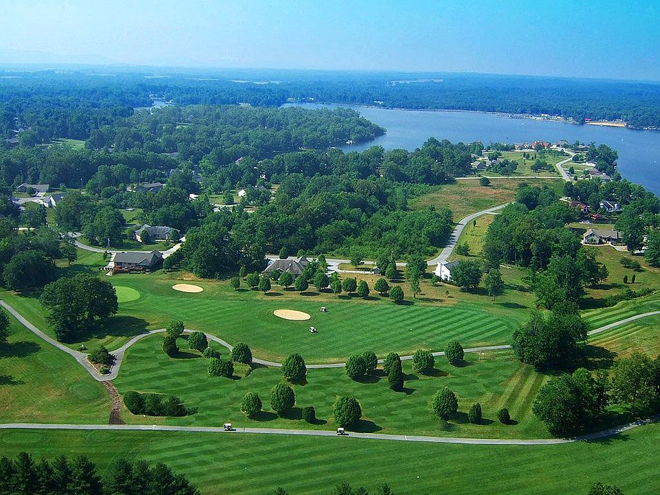 aerial view of golf  course 