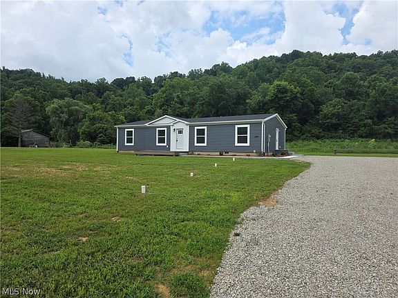 3rd image of 205 S Riverview Dr