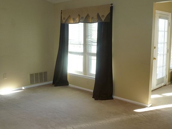 5th image of 9354 Castle York Ct