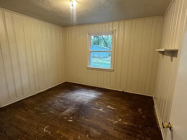 109 Felter St — Photo 9