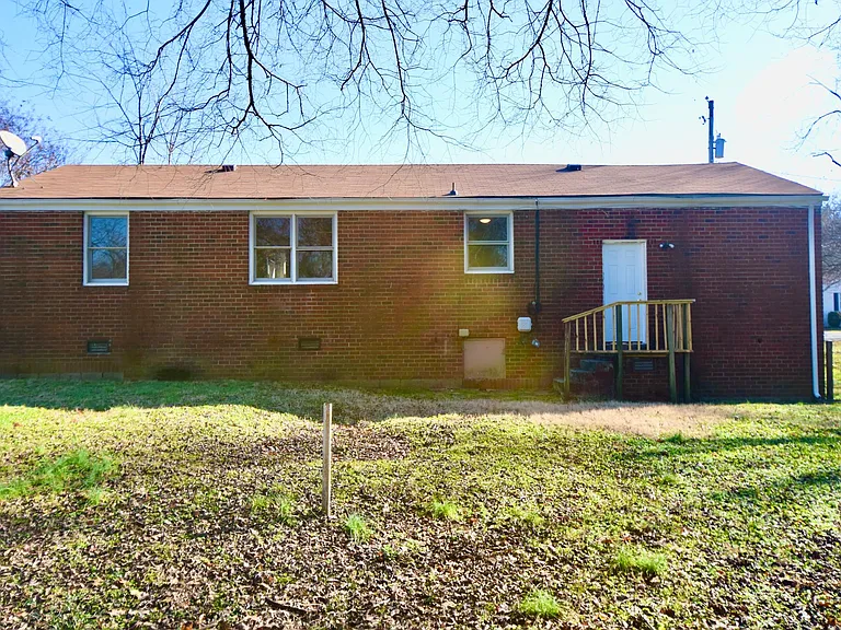120 Donelsonwood Dr — Photo 16
