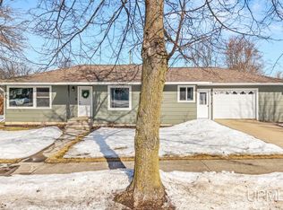 220 Michigan Ave, Gladstone, MI 49837