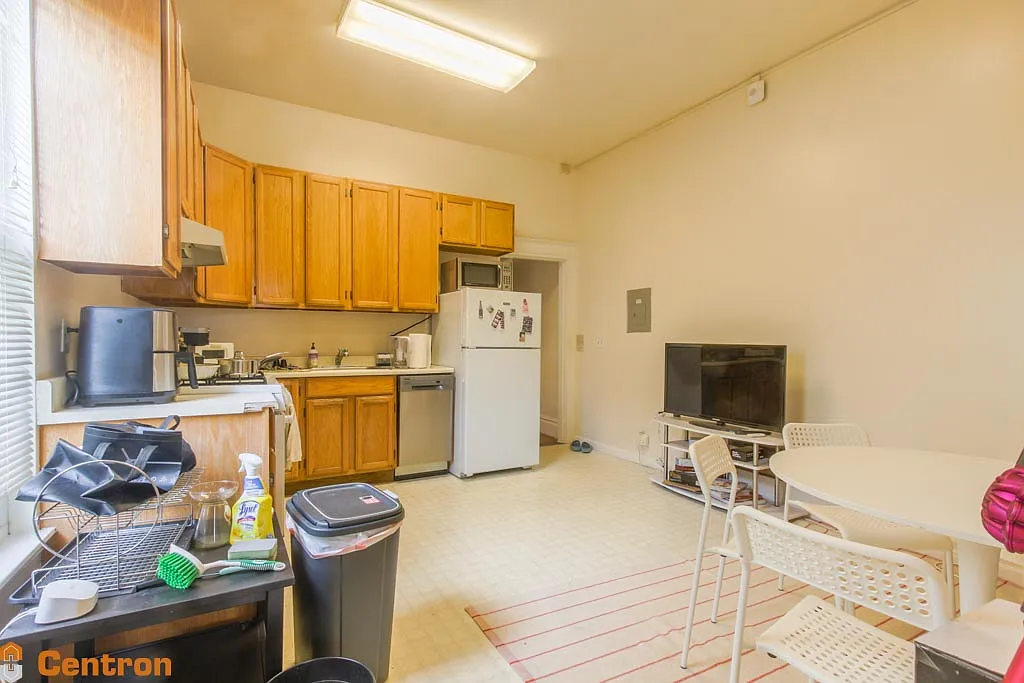 2 bed, 800 sqft, $4,600 — Photo 3
