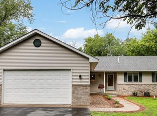 29692 Pine Oak Ln, Isanti, MN 55040