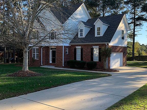 2nd image of 311 Winding Oak Dr