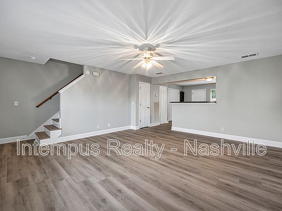 2nd image of 325 Shoshone Pl
