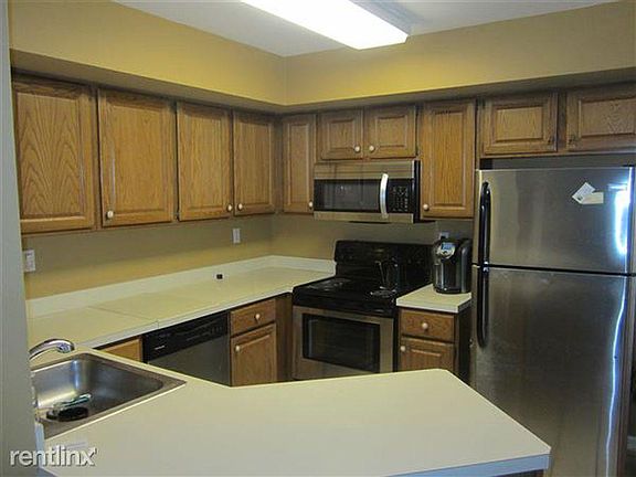 2 year old Kitchen appliance (dishwasher, fridge, stove/oven