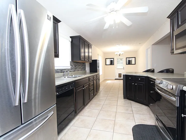 4150 Oak Pointe Dr — Photo 6
