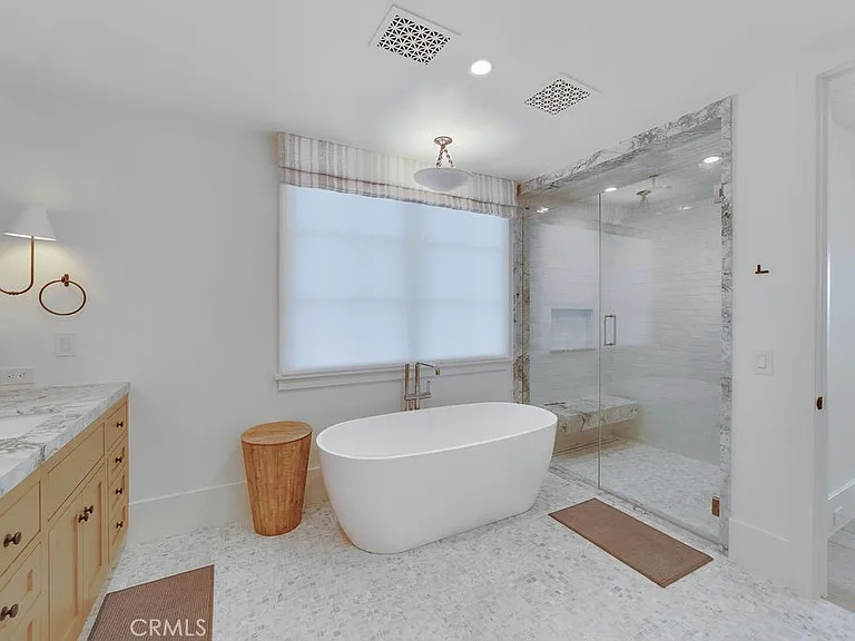 2820 Bayview — Photo 21