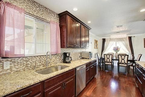 3rd image of 5415 Comstock Ct