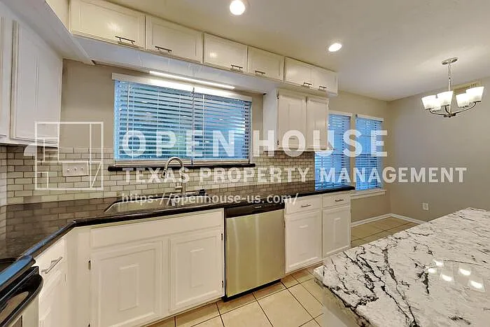 46 Berryfrost Ln — Photo 7