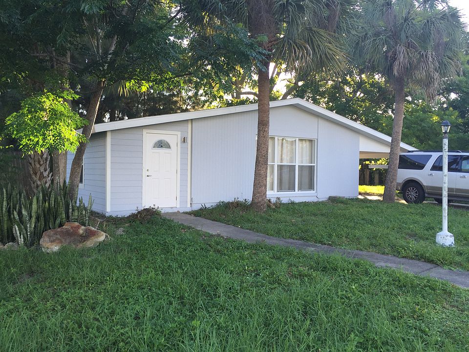 1st image of 1325 Hillcrest Ave NW