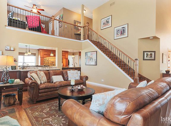 5th image of 1023 Rosewood Dr