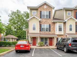 2682 McKnight Crossing Ct, Saint Louis, MO 63124